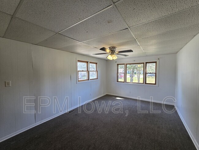 Building Photo - 206 E South St