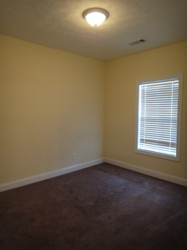 Building Photo - 3260 Mill Creek Rd