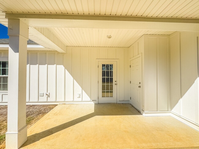 Building Photo - 227 Firefly Ln