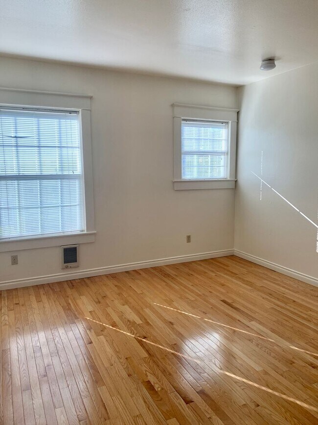 Interior Photo - Vancouver Ave.