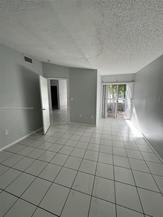 Building Photo - 7611 SW 153rd Ct