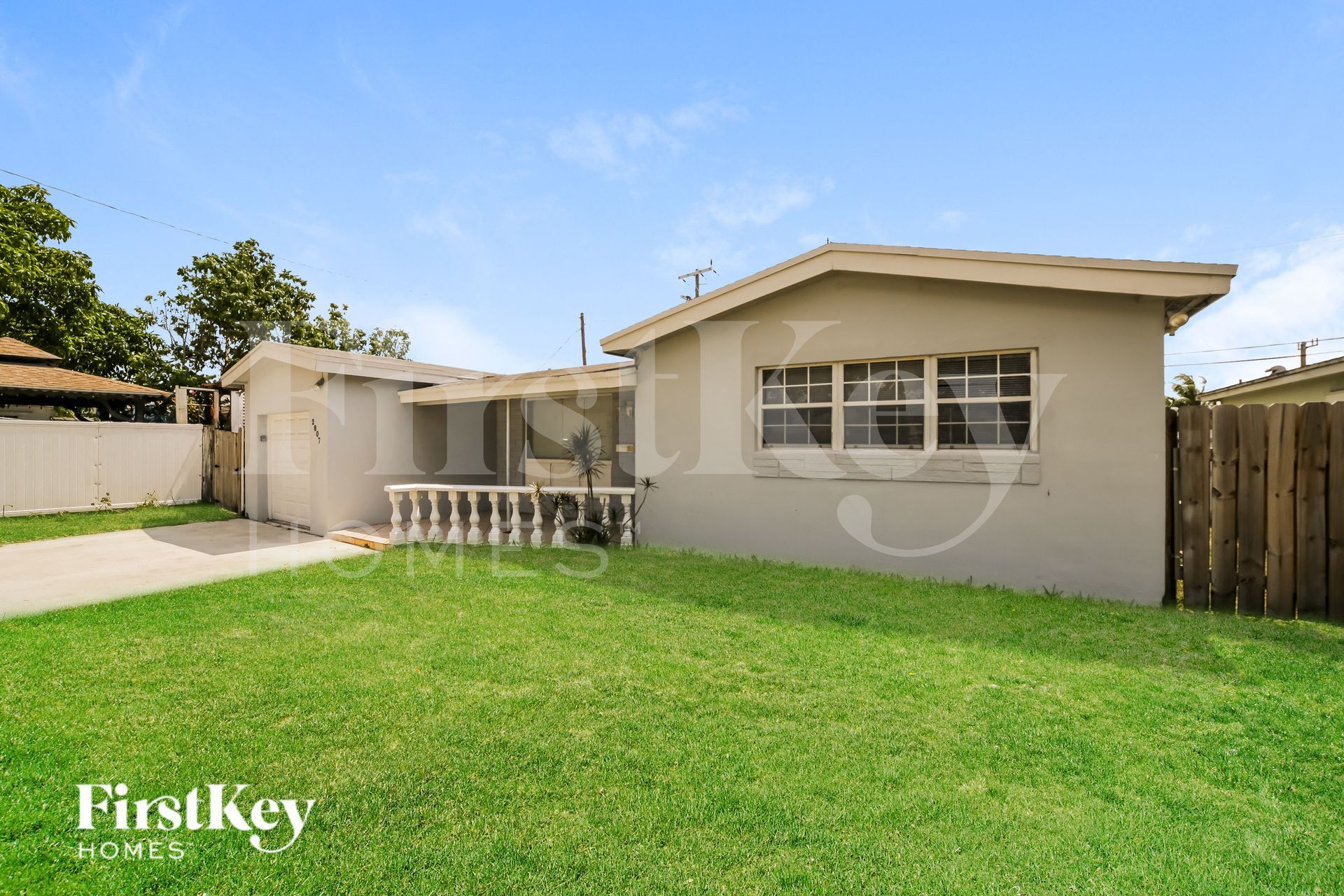 Building Photo - 2807 Utopia Dr