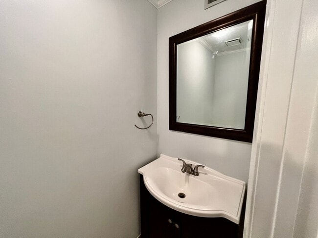 Building Photo - Upgraded Condo at Chic's beach!! Updated K...