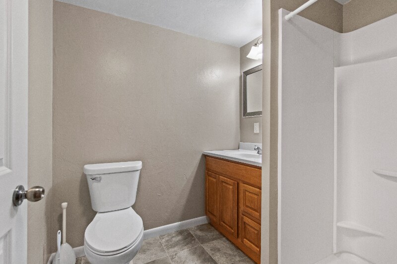 Building Photo - 504 W 1st St