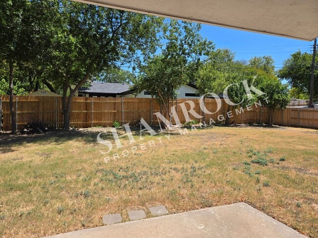 Building Photo - 409 Sharron Dr
