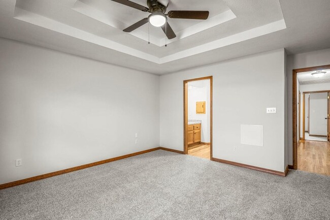 Building Photo - 4 Bed 3 Bath 2 Car, Bonus Room, Finished B...