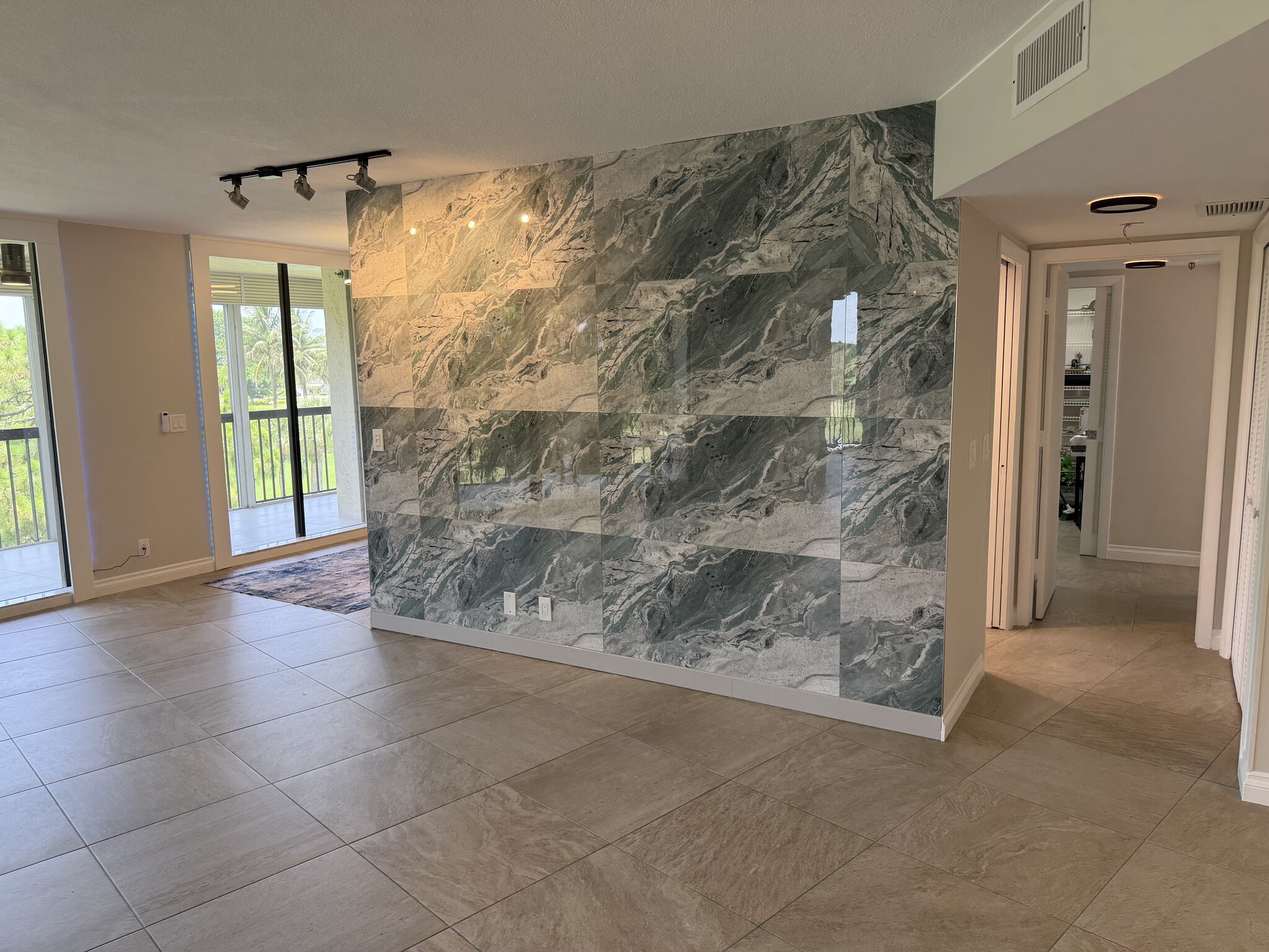 Building Photo - 5279 Fountains Dr S