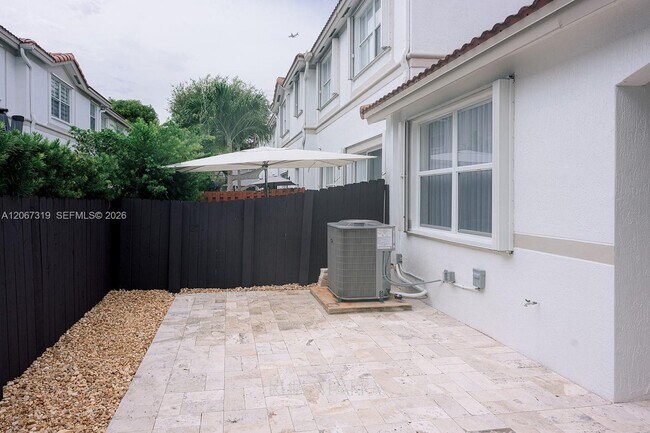 Building Photo - 8167 NW 108th Ct
