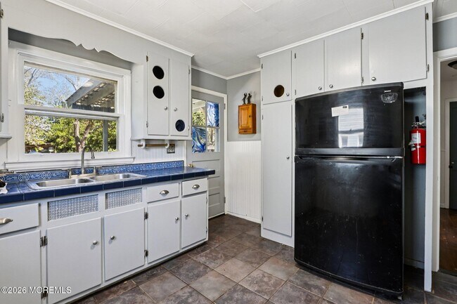 Building Photo - 15 Woolley Ave