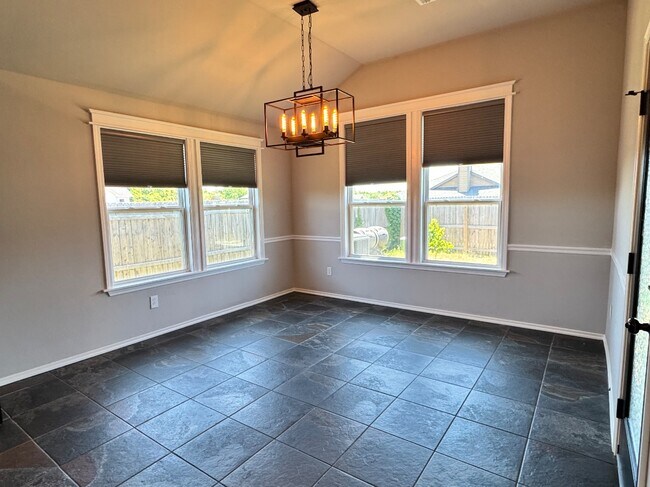 Building Photo - 1104 Black Mesa Rd