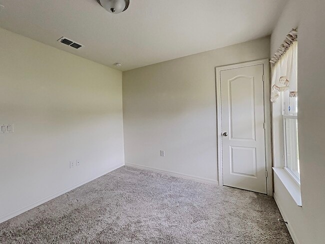 Building Photo - 4600 Glencrest Loop