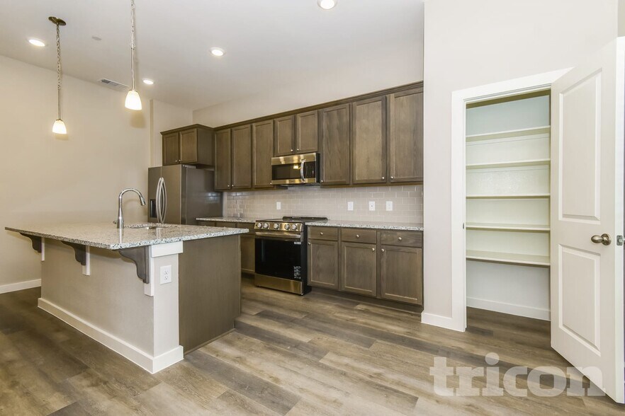 Building Photo - 3036 Songbird Ln