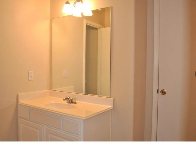 Building Photo - 19438 Juniper Vale Cir