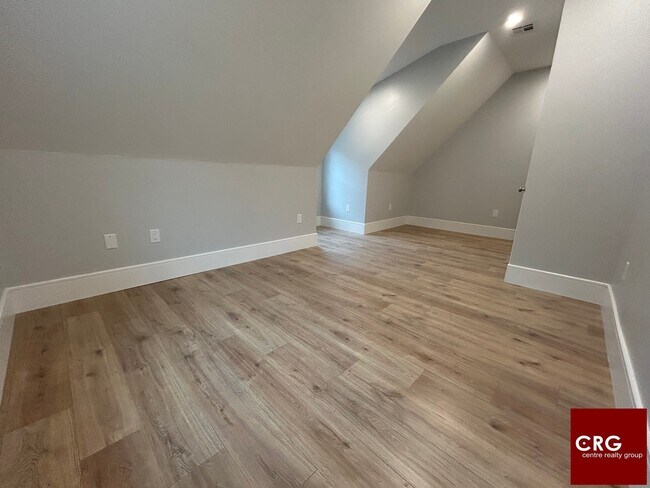 Building Photo - 124 Kenrick St