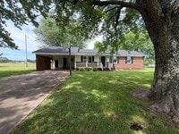 Building Photo - Available Now! Stunning Home!!