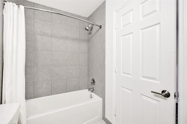 Building Photo - 4748 SW 63rd Terrace