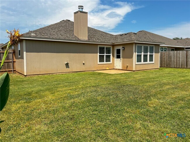 Building Photo - 7819 Bridgepointe Dr