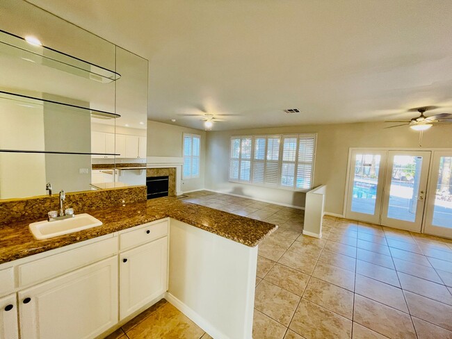 Building Photo - COMING SOON: Hardwood floors, freshly pain...