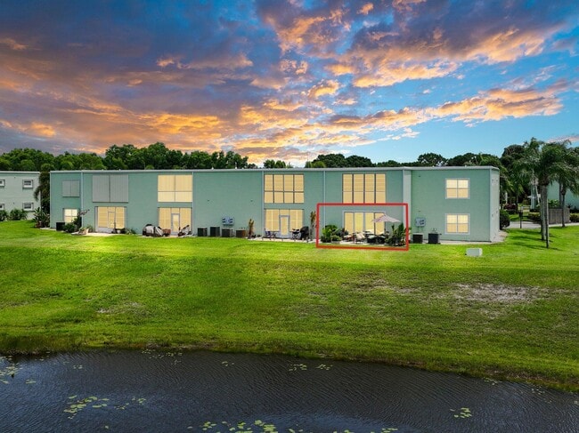 Building Photo - 2186 SE Wild Meadow Cir