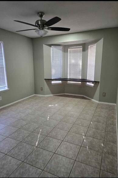 Building Photo - 404 N 29th Ave