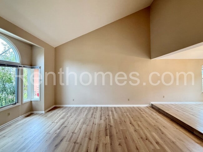 Building Photo - 12613 Crest Knolls Ct