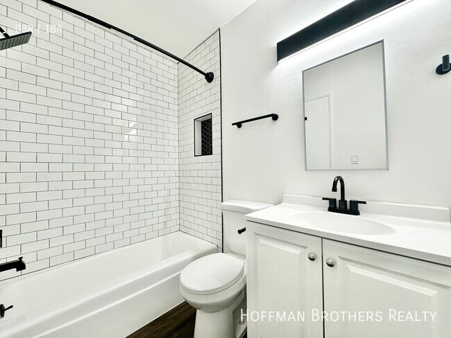 Building Photo - 838 Normandie Ave