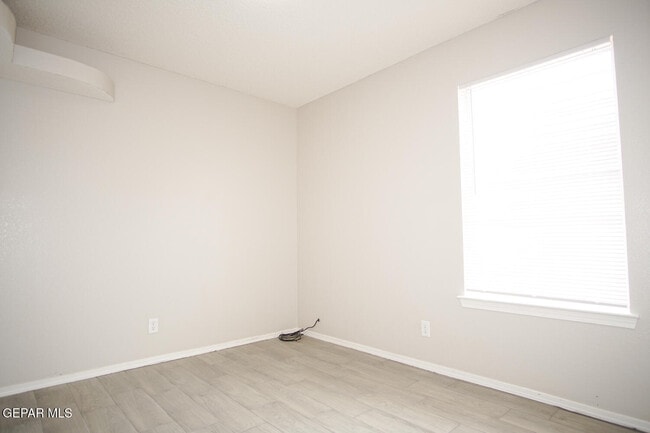 Building Photo - 3272 Garden Point Dr