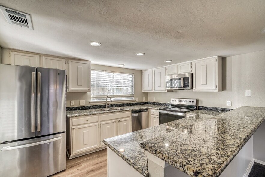 Building Photo - 3534 Duncaster Dr