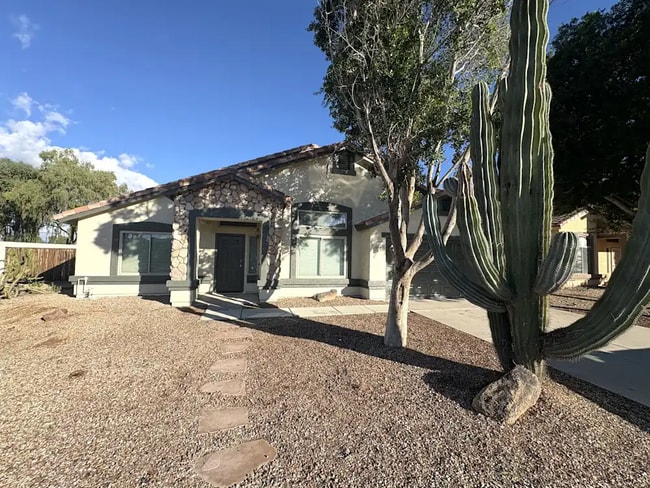 Building Photo - 16146 N 157th Dr