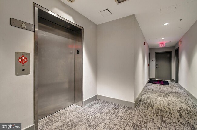 Building Photo - 1435 Chapin St NW