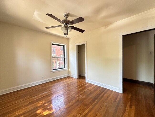 Building Photo - 3300 W Schubert Ave