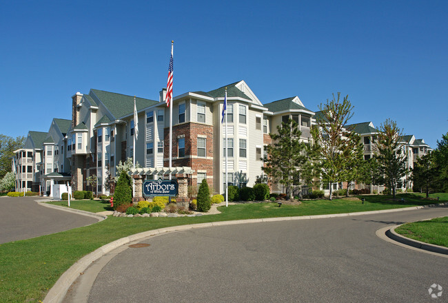 Primary Photo - Arbors of White Bear Lake