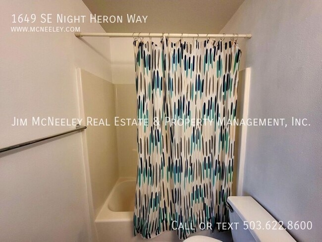 Building Photo - 1649 SE Night Heron Way