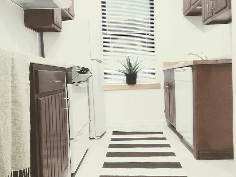 Building Photo - 1307 N Clayton St