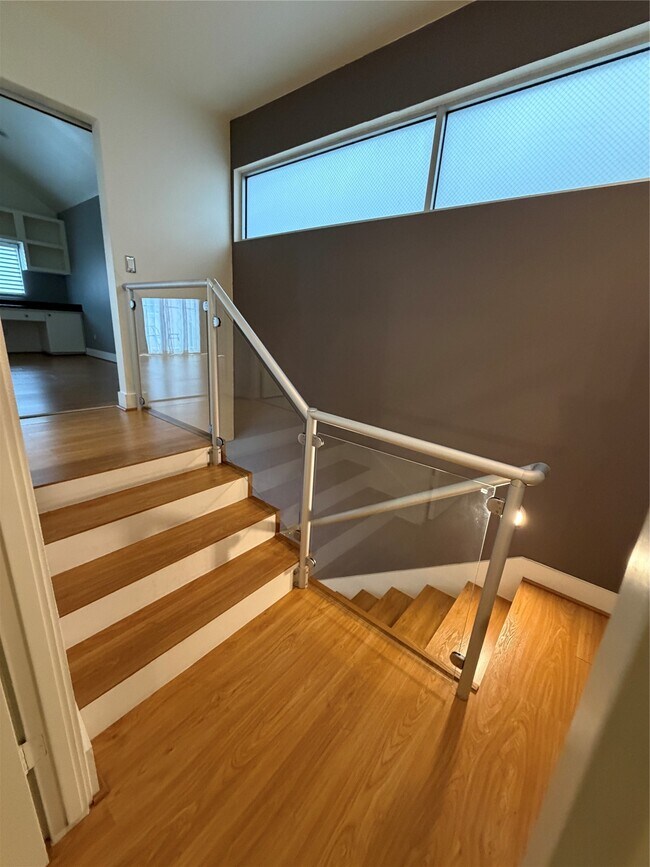 Building Photo - 6014 Fairdale Ln