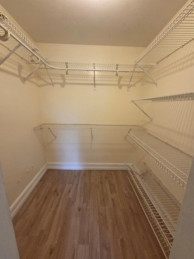 Building Photo - 7901 S Colony Cir