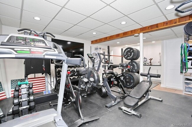 Building Photo - 42 E Main St