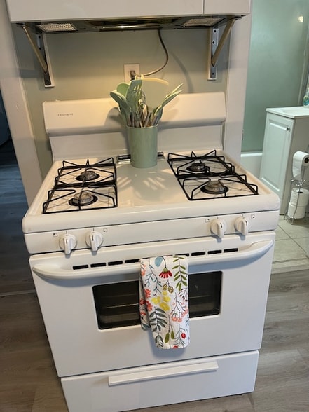 Building Photo - 1942 E 120th St