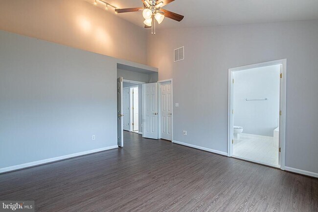 Building Photo - 24635 Kings Canyon Square