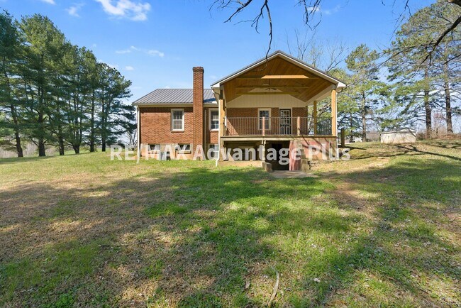 Building Photo - Beautiful brick home with full basement in Prospect