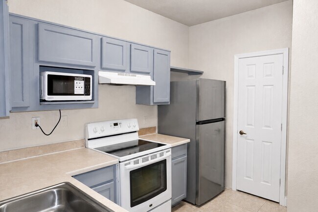 Building Photo - 3701 Castle Pines Ln