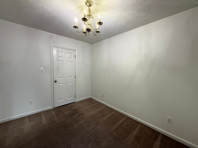Building Photo - 5481 Landview Pl