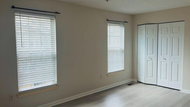 Building Photo - 6615 Buskin Ln