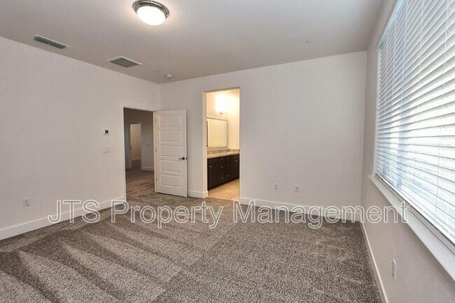Building Photo - 3513 Birdland Ave