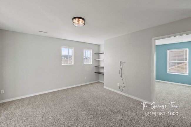 Building Photo - STUNNING 4BD HOME w/ NO ELECTRIC BILL! - Security Deposit Waiver Available