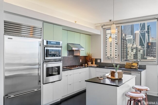 Building Photo - 501 Beale St