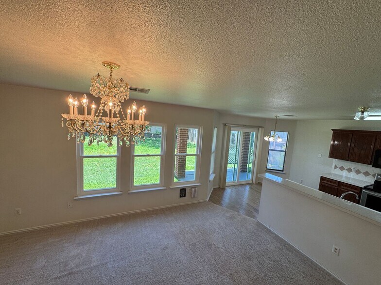 Building Photo - 1204 Bristol Dr