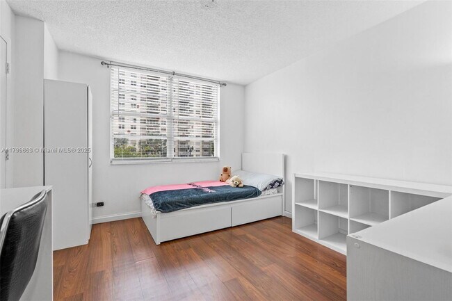 Building Photo - 251 174th St