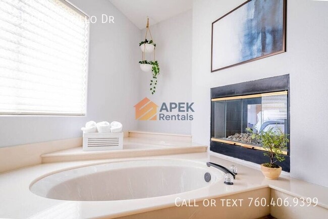 Building Photo - 79150 Ocotillo Dr