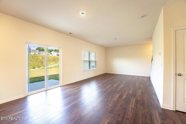 Building Photo - 322 Heritage Crossing Dr